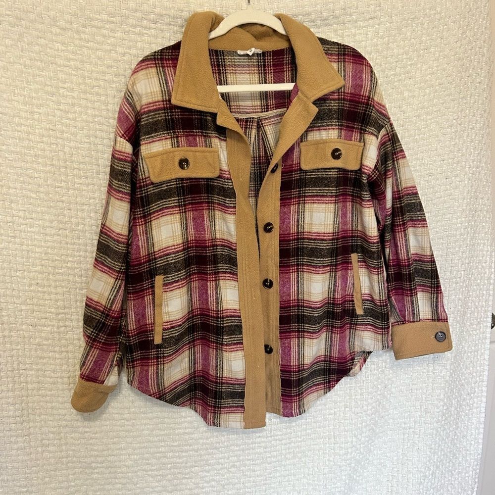 Geegee Jacket ✨ - Picture 1 of 6